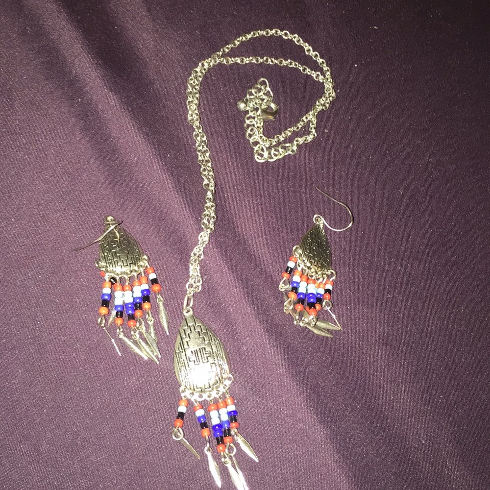 Necklace and earring set